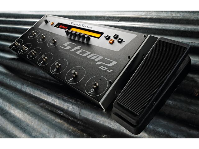 IK Multimedia StompIO StompIO looks and feels very much like a traditional piece of stompbox hardware.